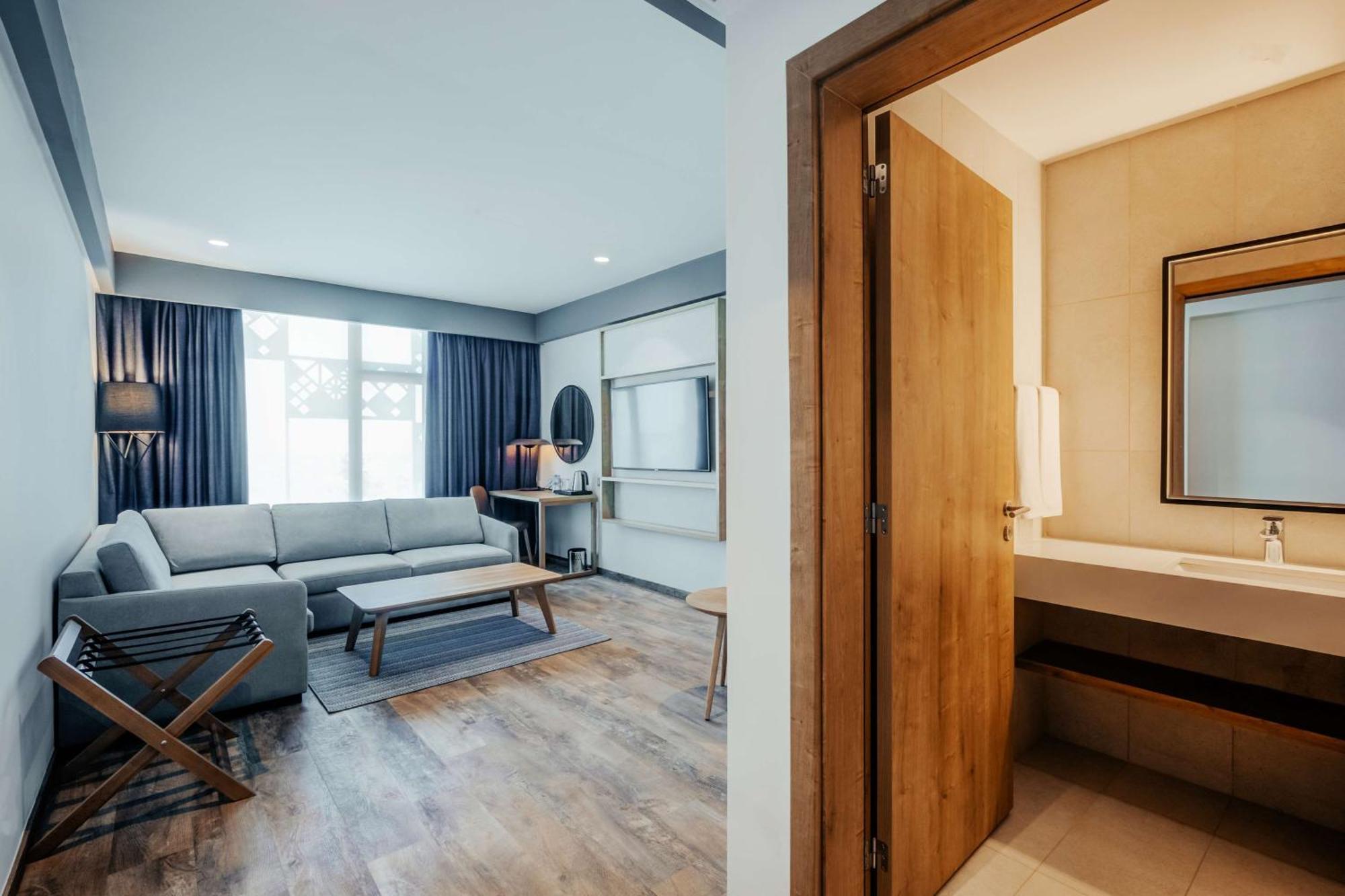 Hilton Garden Sud Hotel 4*